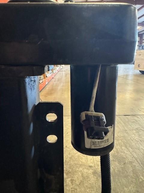 Atwood 10k rear level jack 66070 (refurbished no sensor connector) with core charge fee