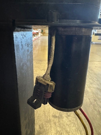 Atwood 15K Rear level jack for tiffin motor home 66547 (refurbished no sensor connector) with core charge fee